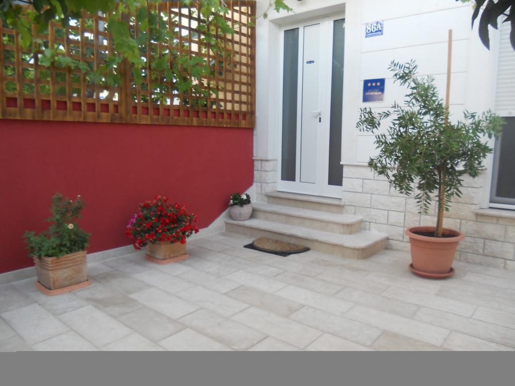 Apartments Nela Jesenice (Split-Dalmatia) Exterior foto